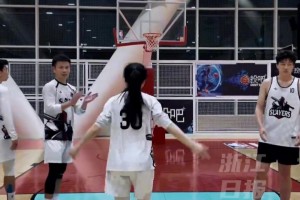 白天餐馆女老板晚上球场三分王！餐厅女老板拿下全国三分球第五